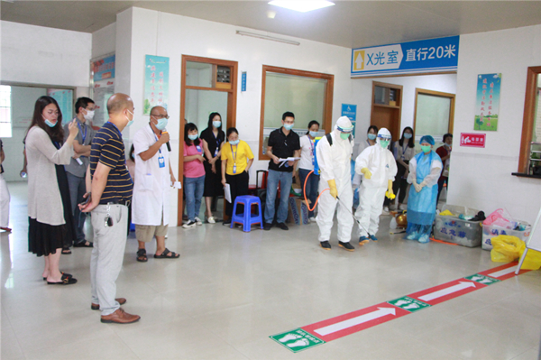6.公卫所消毒演示_副本.jpg