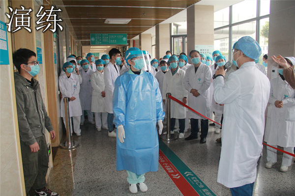 5.模拟普通患者(体温正常)、发热患者、疑似患者、错漏患者的就诊场景_副本.jpg