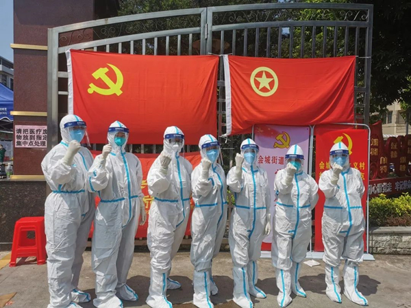 6.中秋节坚守新会区疫情防控一线的欧亚国际医护人员_副本.jpg