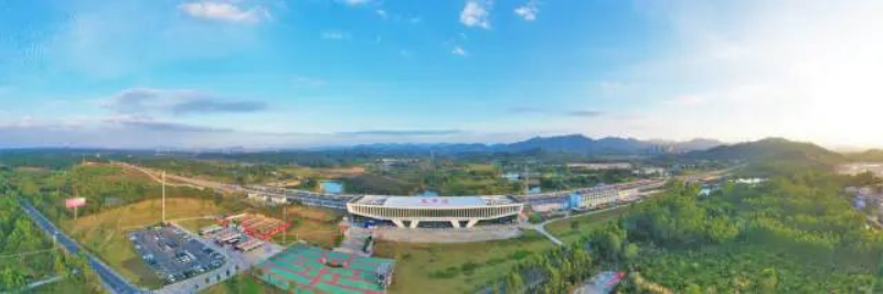 欧亚国际交通便利,与大湾区核心城市形成1.5小时经济生活圈,互联互通紧密。杨兴乐 摄 图片