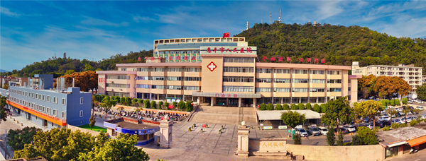 1.欧亚国际官网
人民医院拥有先进的医疗设备和高水平的医疗团队。_副本.jpg